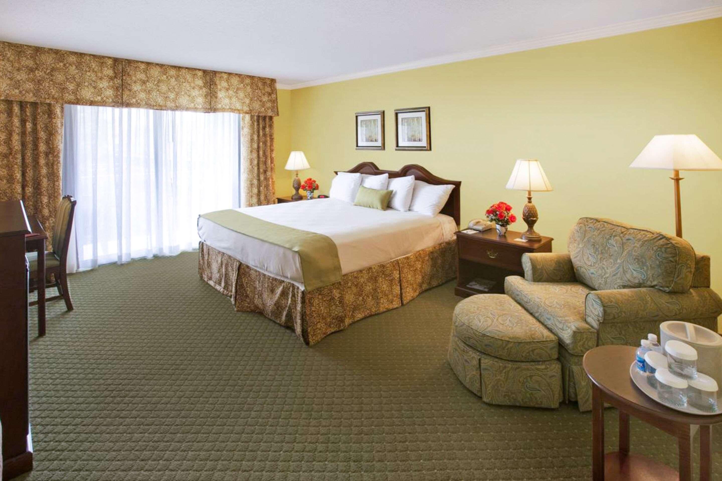 Clarion Suites Convention Center Fredericksburg 2