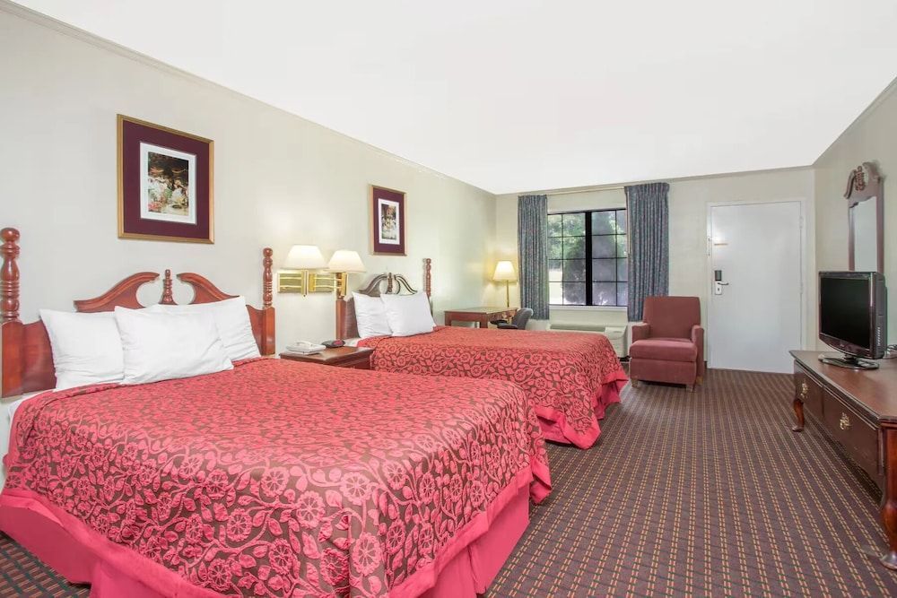 A Red Dot Inn Milledgeville 1