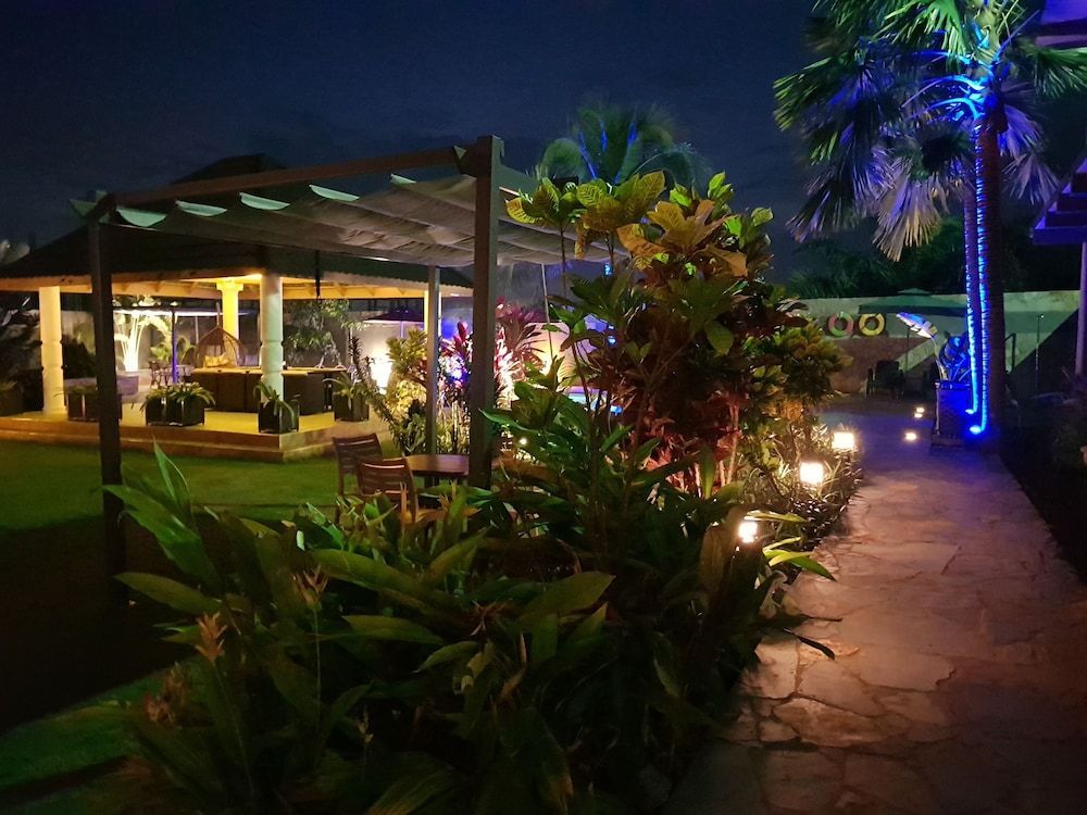 Sweet Garden Hotel 1