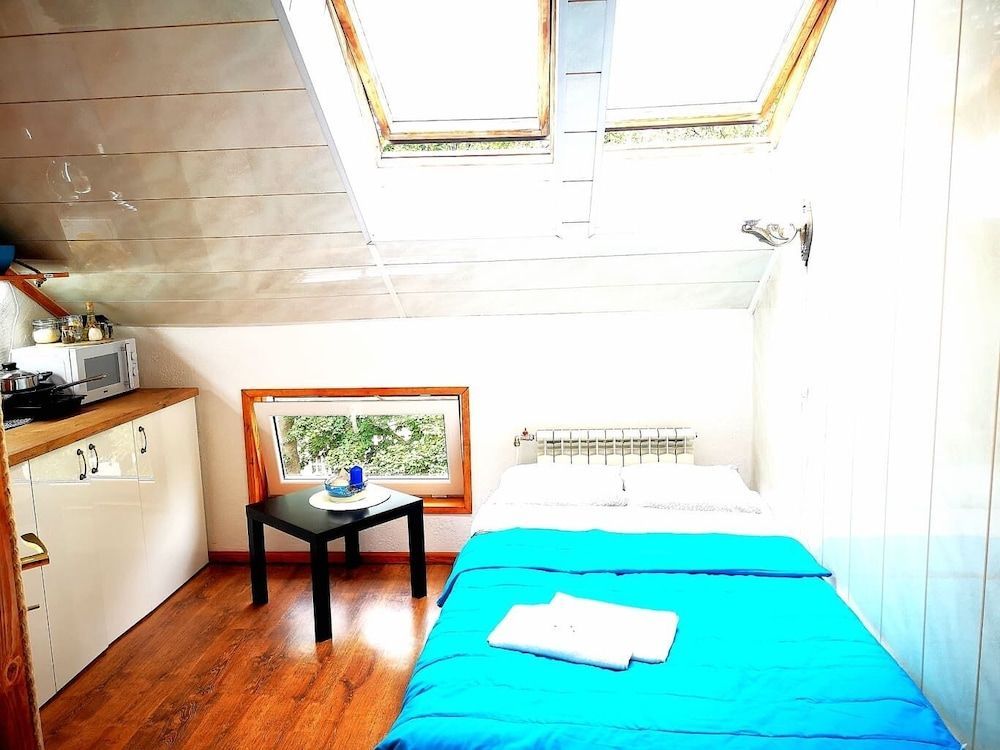6B Meridian studio with Sauna 1