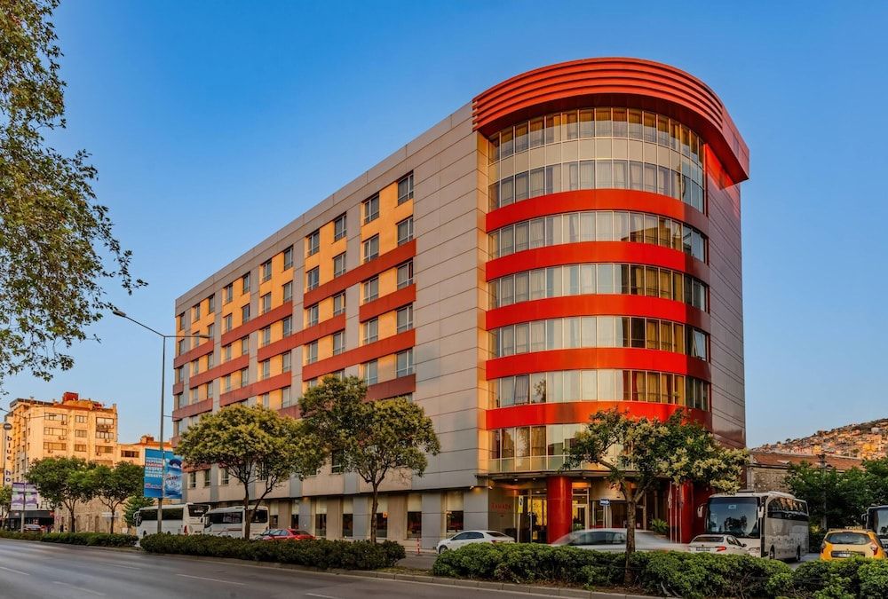 Ramada Plaza by Wyndham Izmir 1