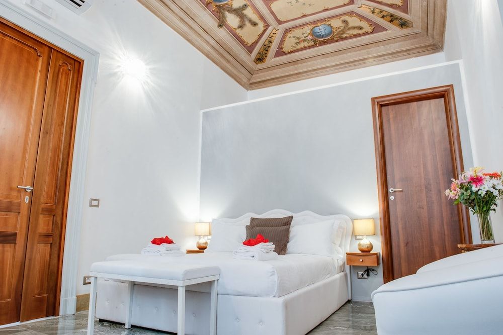 Lh Royal Suites Terrace 1