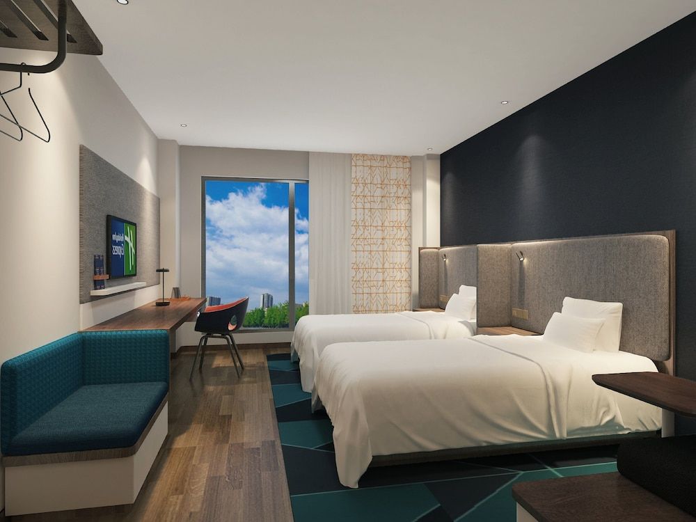 Holiday Inn Express Pengzhou Downtown by IHG 1