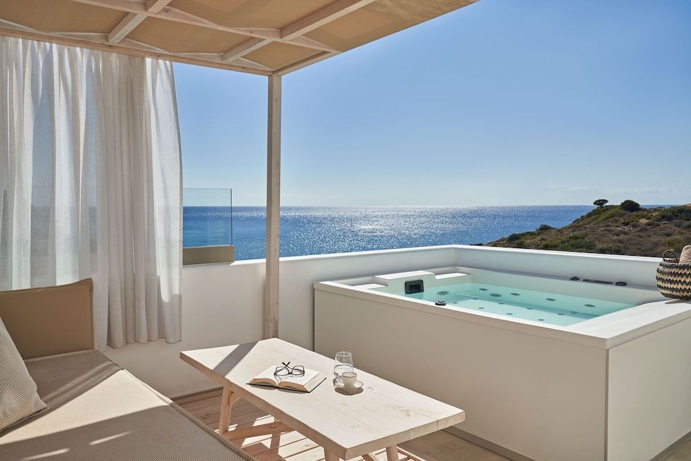 Volcano Luxury Suites Milos - Adults Only 1