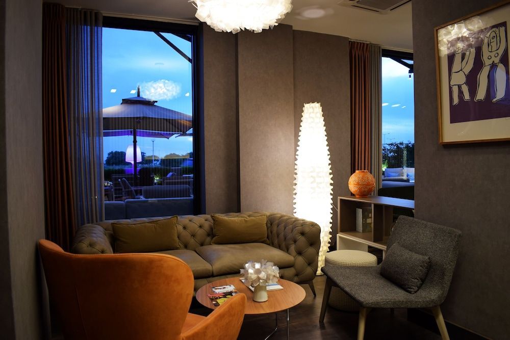 ADAM Hotel Suites 2