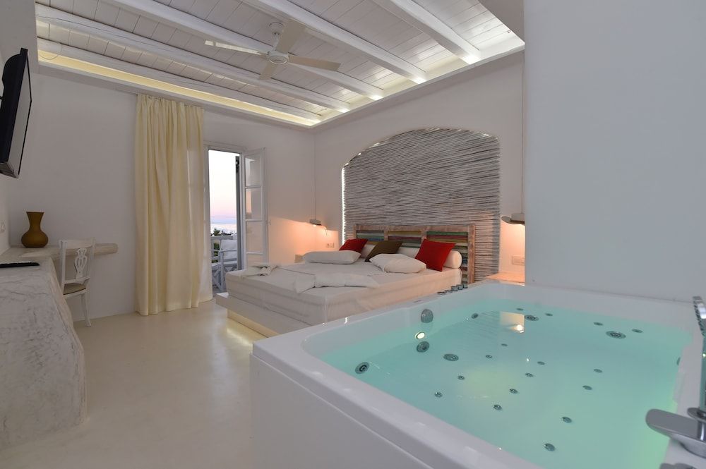 Zefi Hotel & Suites 2