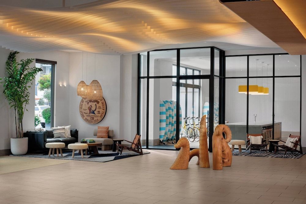 SpringHill Suites by Marriott Oceanside Beach 2