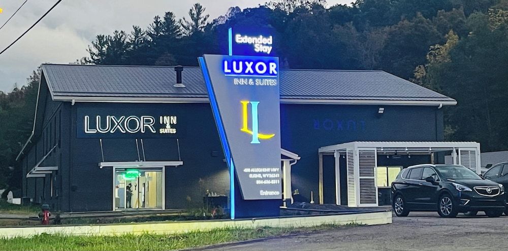 Luxor Inn & Suites, a Travelodge by Wyndham 1