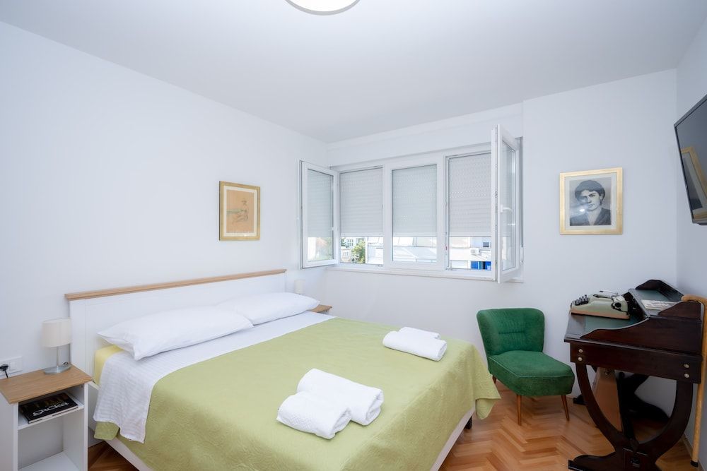 Billie Holiday apartment with balcony 2