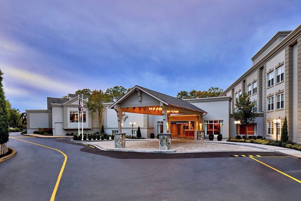 The Del Monte Lodge Renaissance Rochester Hotel & Spa 1