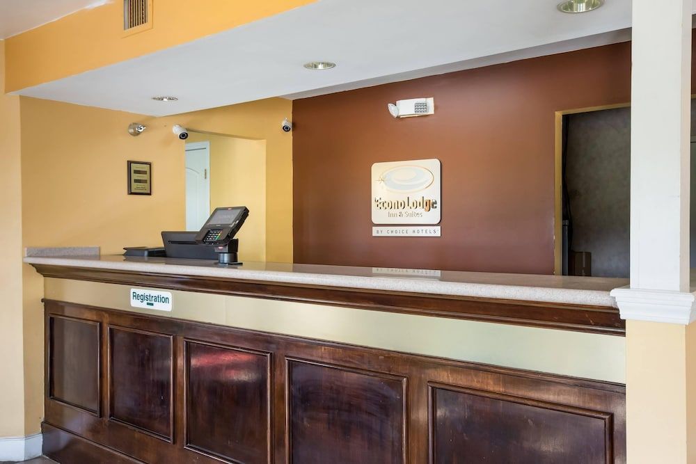 Econo Lodge Inn & Suites Brooks - Louisville South 2