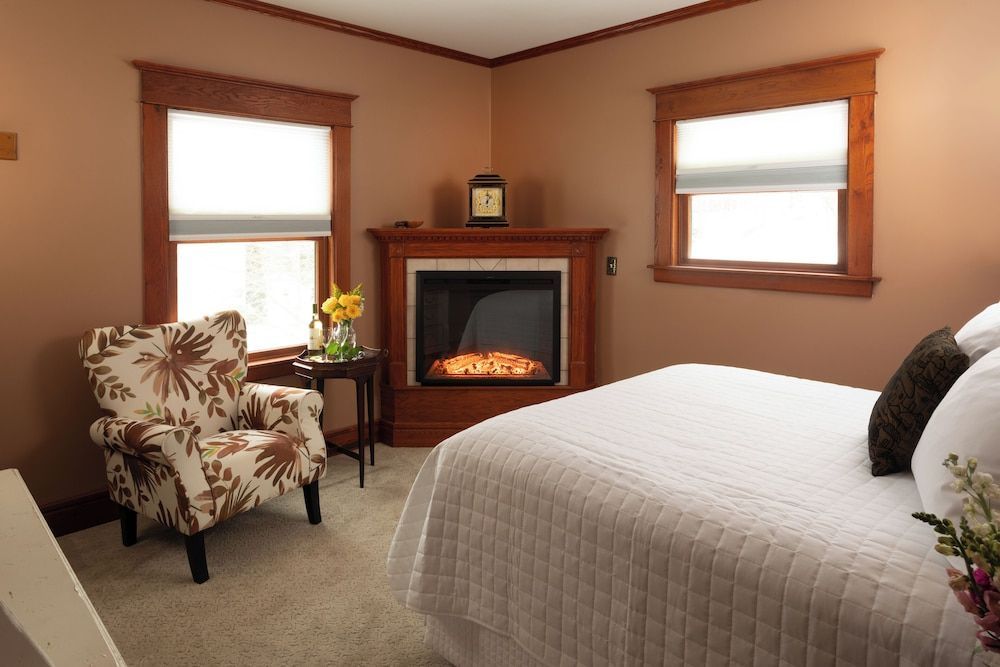 Inn of Saugatuck 1