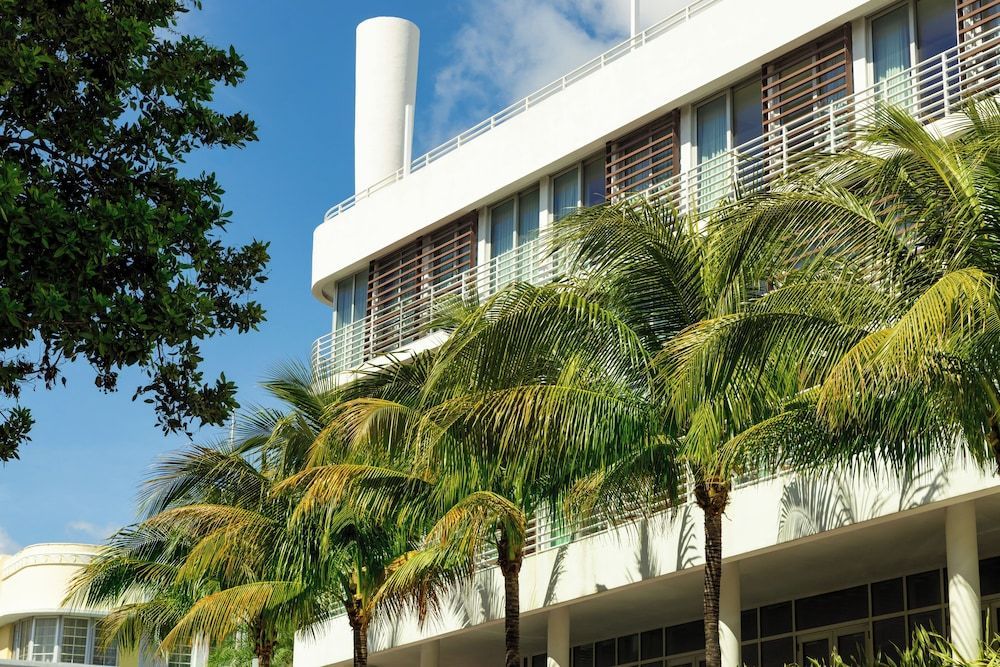 Collins Court South Beach 1
