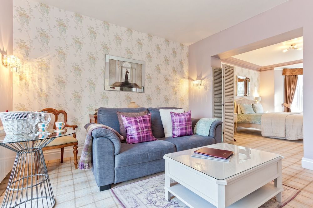 Bowness Bay Suites 2