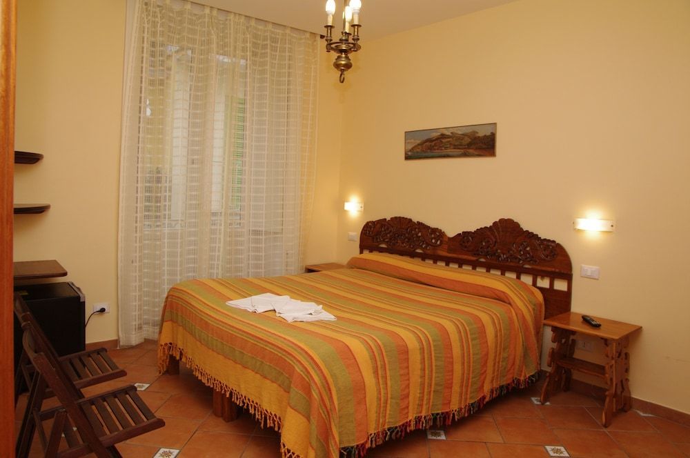 DolceVitaSorrento Guest House 1