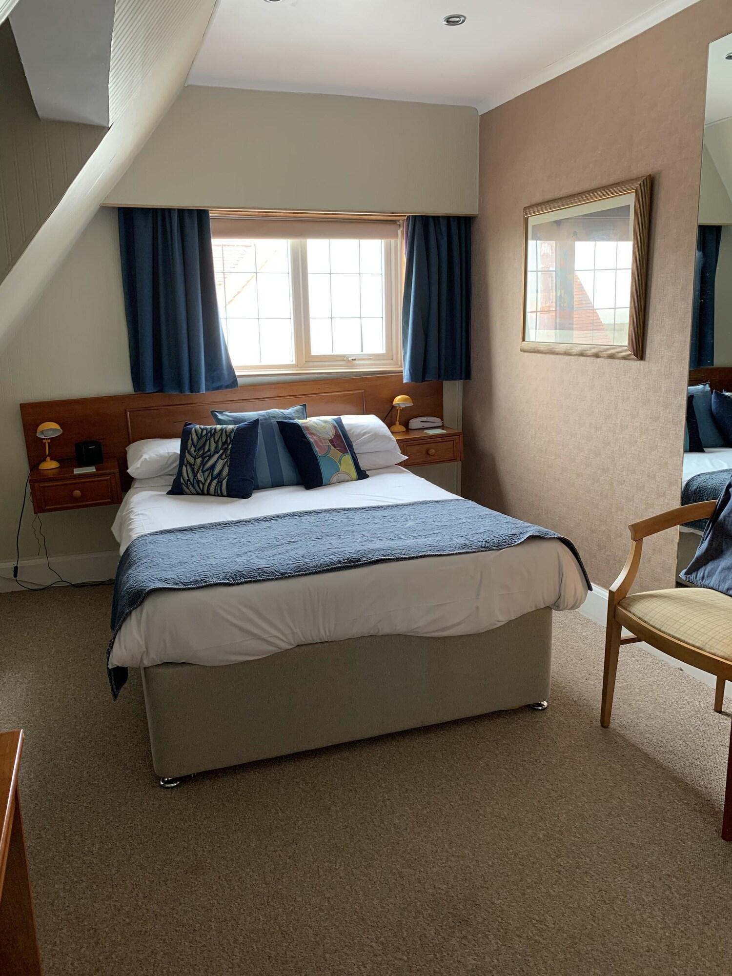 Knights Court Hotel 1