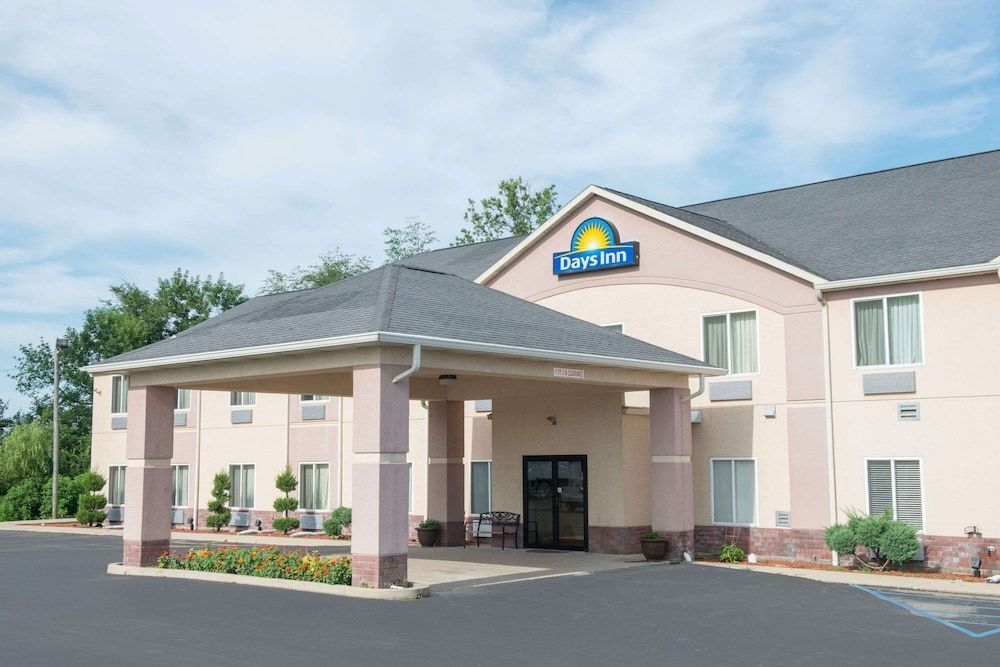 Days Inn by Wyndham Sullivan 1