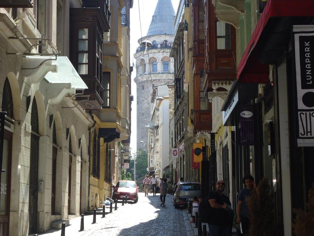Meroddi Galata Mansion 1