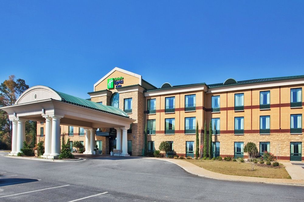 Holiday Inn Express & Suites MACON - I-475 by IHG 1