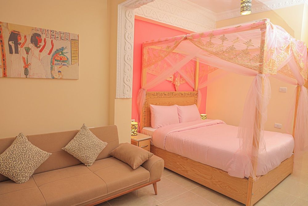 Jewel Howard Carter Hotel 1