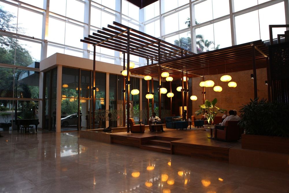 Radisson Blu Plaza Hotel Hyderabad Banjara Hills 2