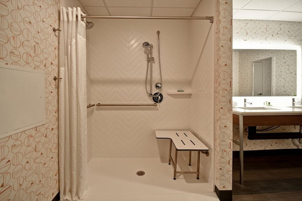 Holiday Inn LANCASTER by IHG 2