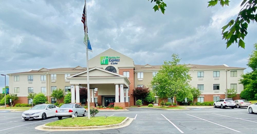 Holiday Inn Express & Suites REIDSVILLE by IHG 1