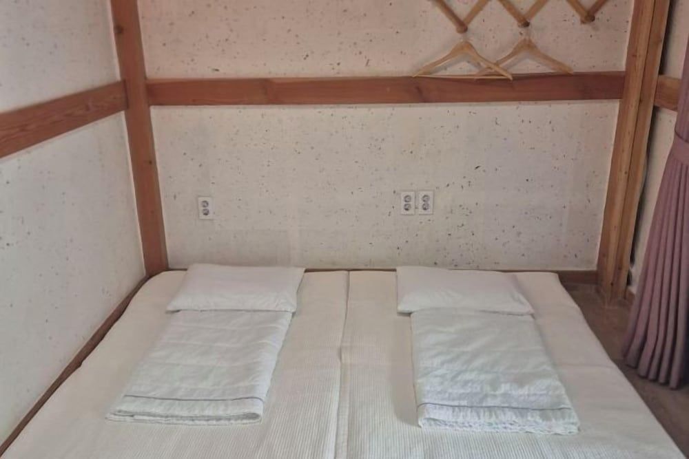 Adam Guesthouse 1