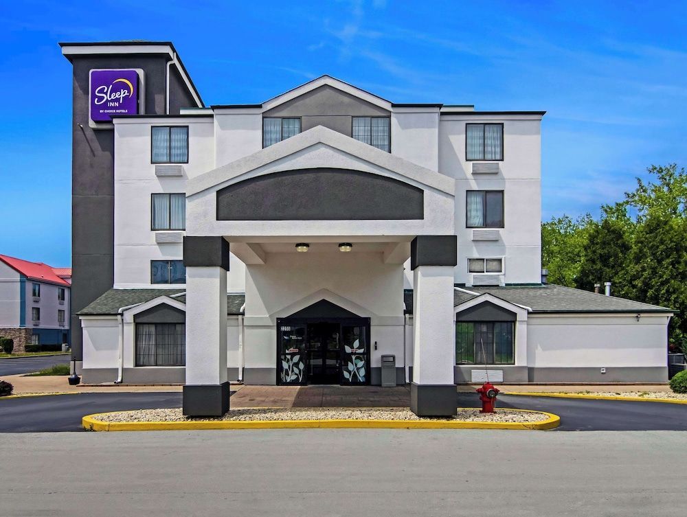 Sleep Inn near I-80 and I-94 1