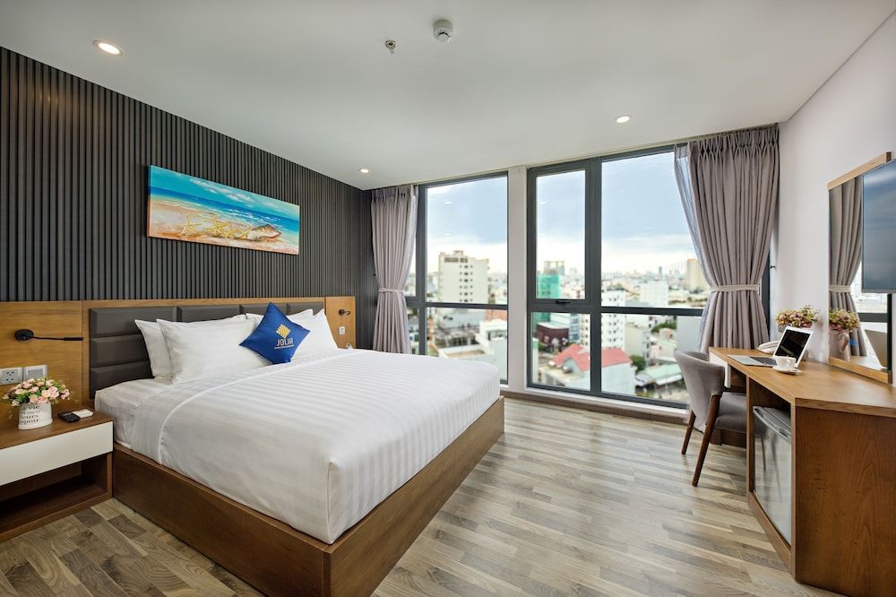 Jolia Hotel Danang Beach 1