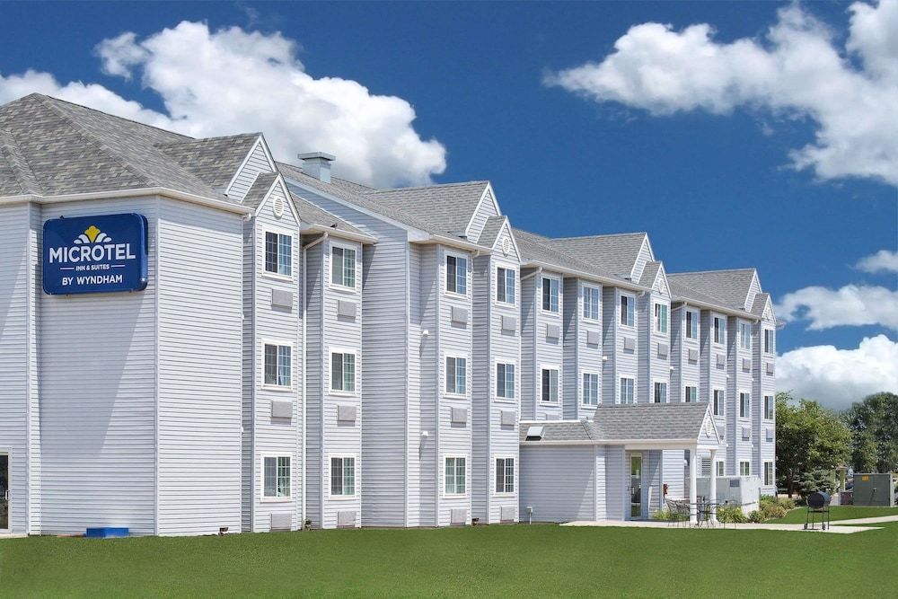MICROTEL Inn and Suites - Ames 1