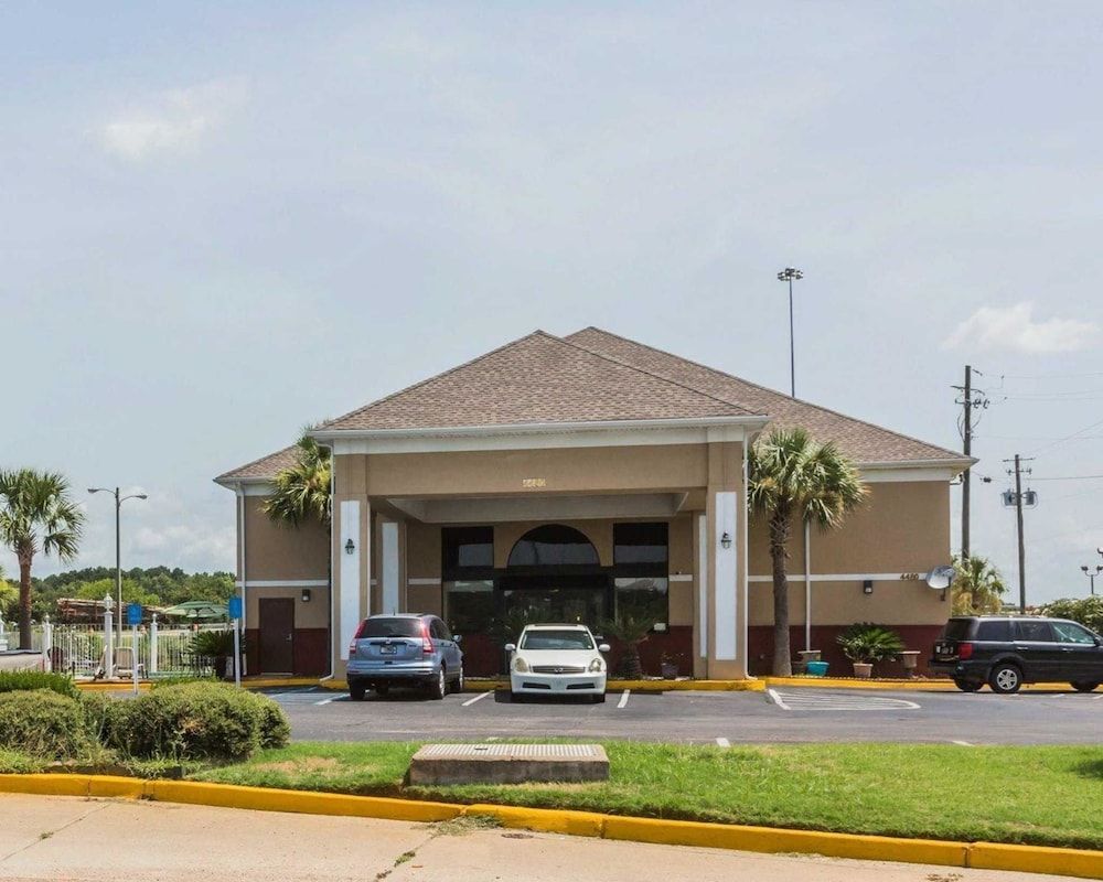 Quality Inn & Suites North Montgomery 1