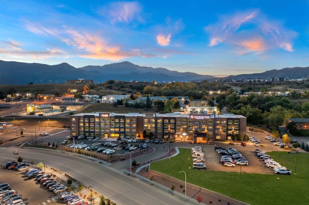 Best Western Plus Fillmore Inn & Suites 1