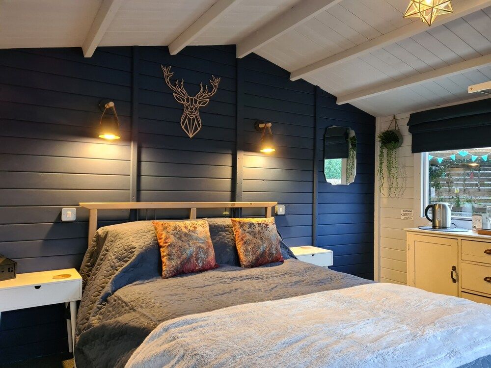 The Little Hide - Adult Only Camping Pods 2
