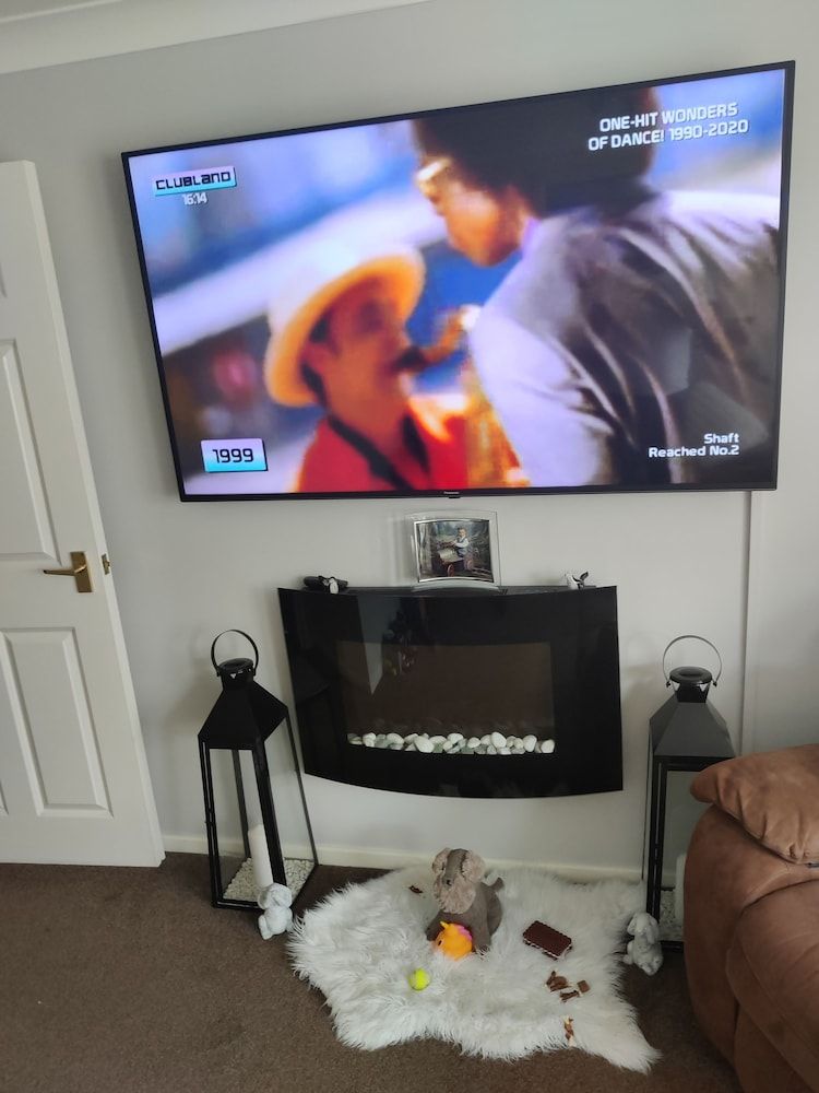 Captivating 1-bed Apartment in Bournemouth 2