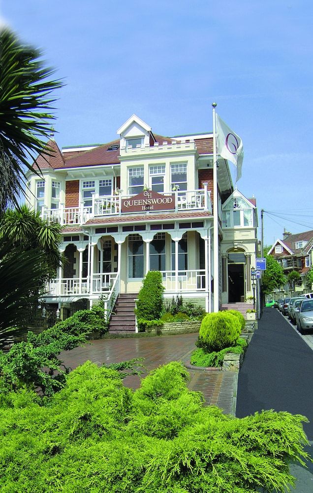Queenswood Hotel 1