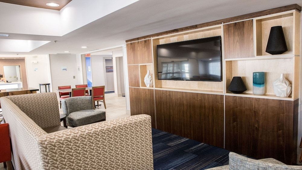 Holiday Inn Express COLUMBUS - DUBLIN by IHG 2