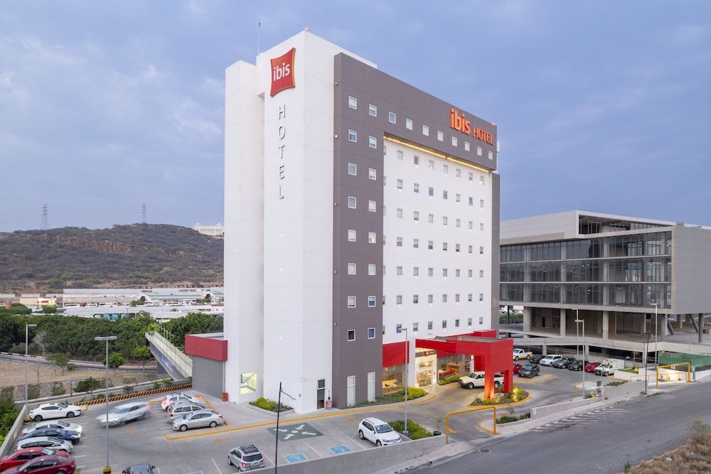 Ibis Queretaro 1