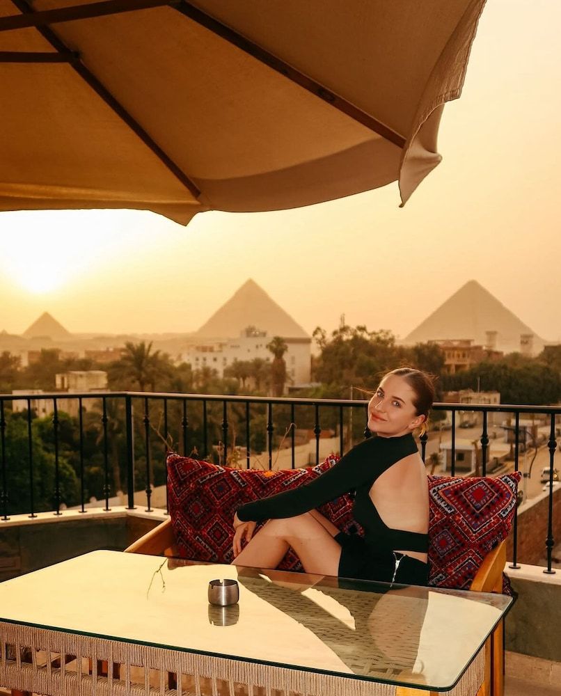 BrassAlmas Pyramids Hotel 1