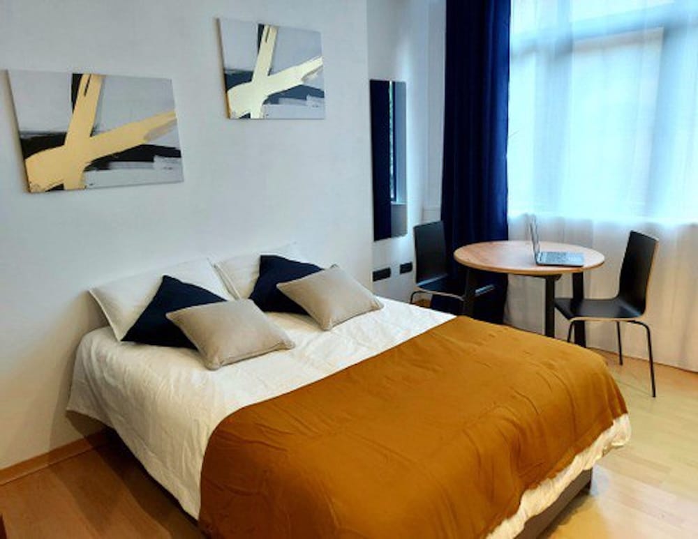 Holidays2Malaga City Center Apartments 1