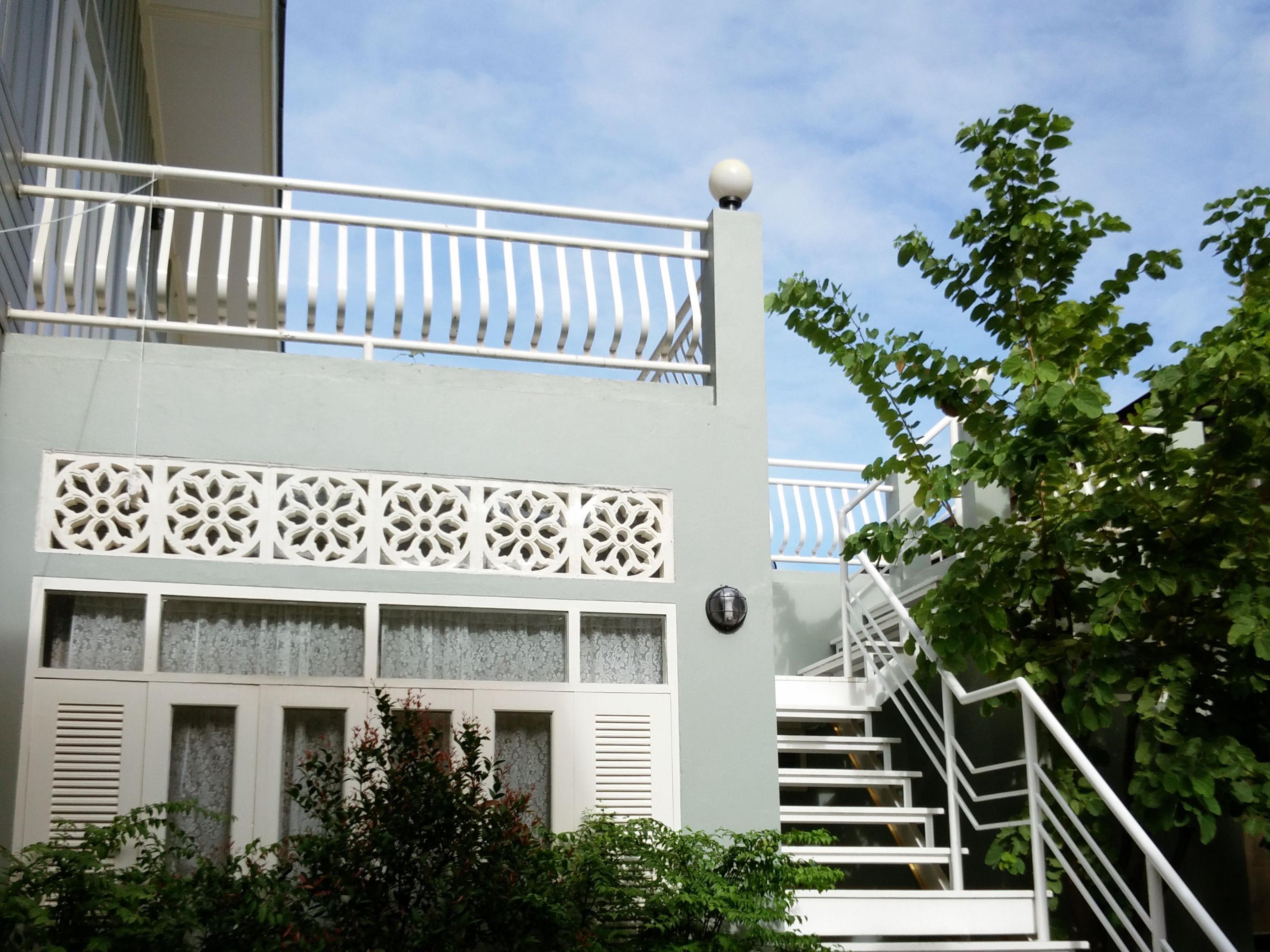 Lada House 1