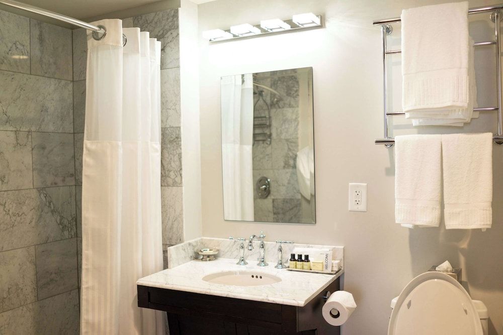 The Esquire Hotel Downtown Gastonia, an Ascend Collection Hotel 2