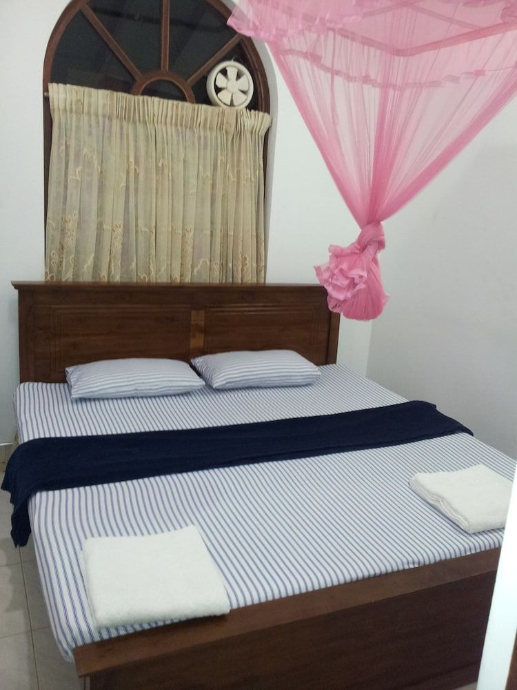 Paris - Negombo - Patrick Holiday Resort - Negombo