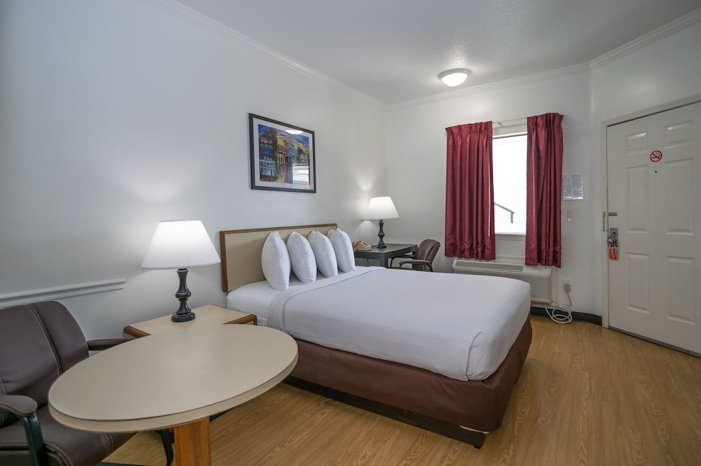 Contempra Inn 2
