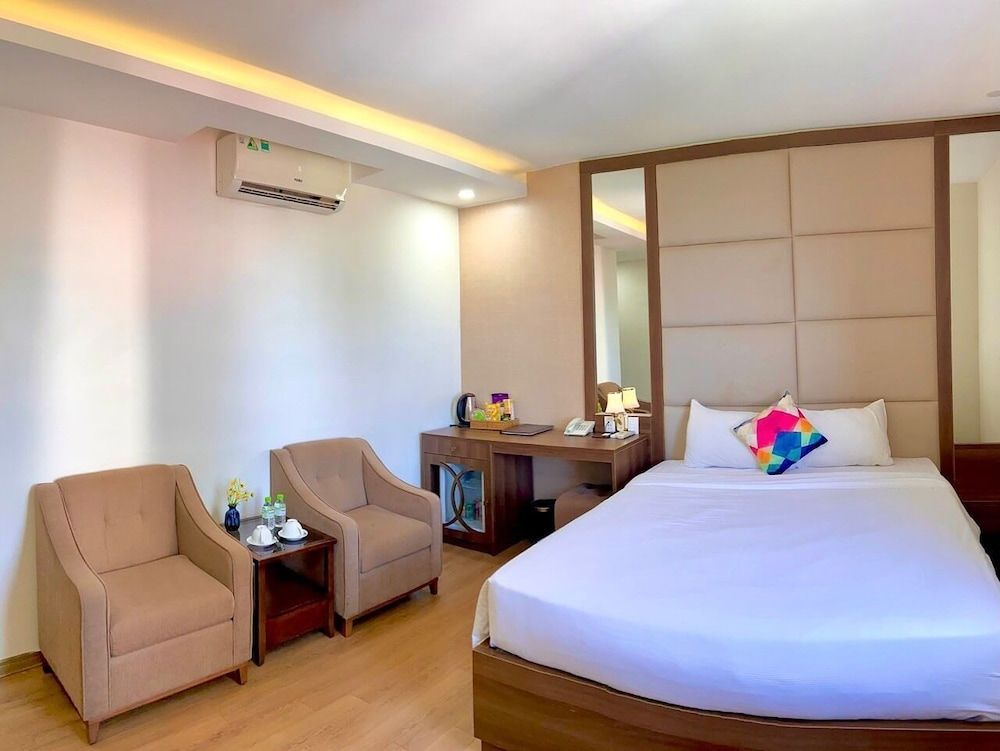 Pariat River Front Hotel 1