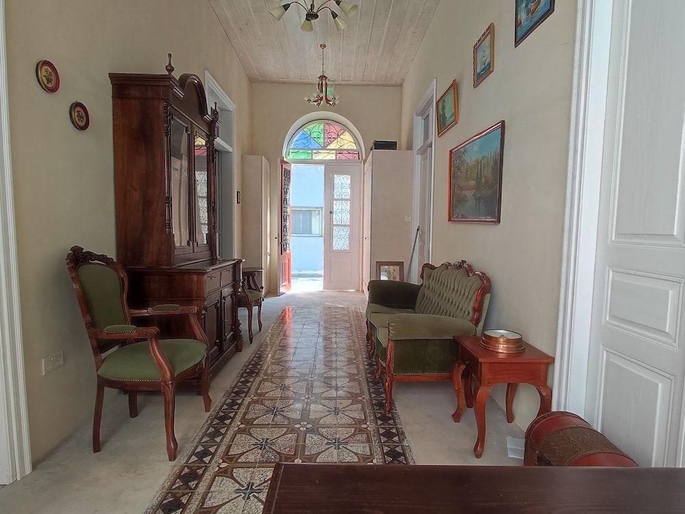 St. Lazaros Studios 2 1