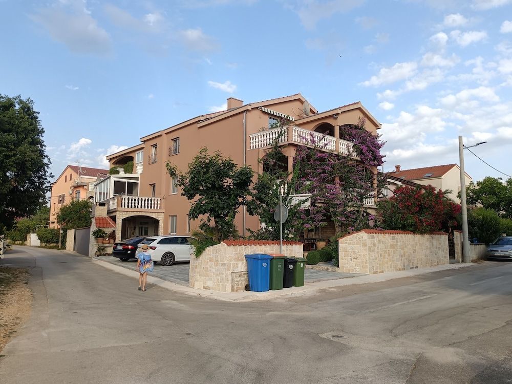 Apartments Moreta 1