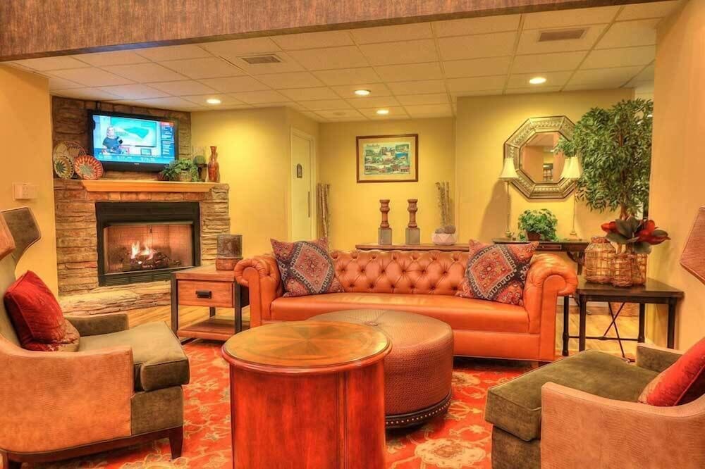 Edgewater Hotel and Conference Center 2