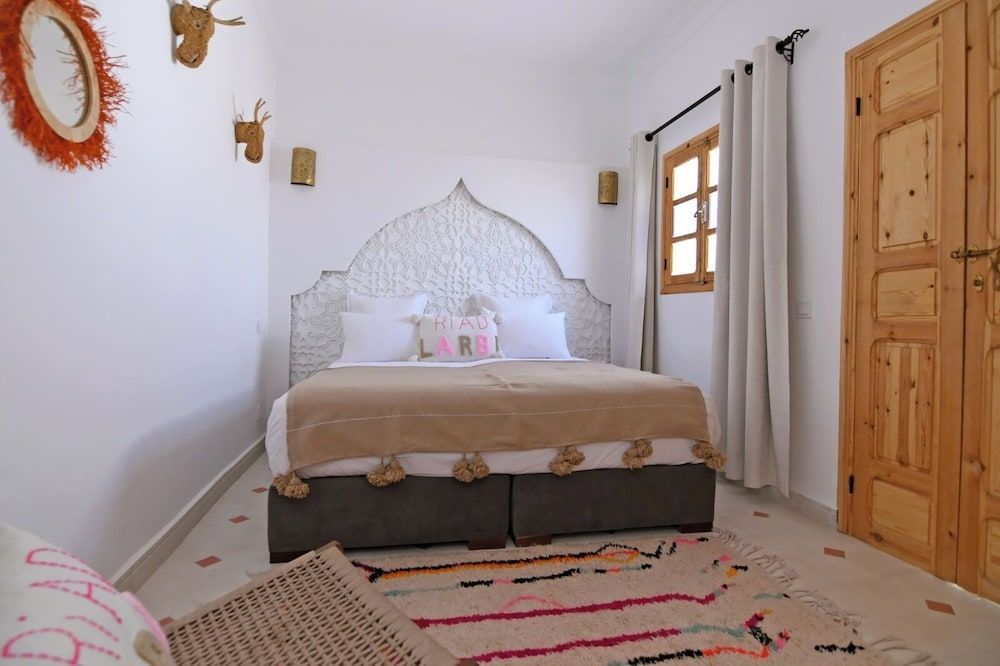 Riad Larbi Khalis 1