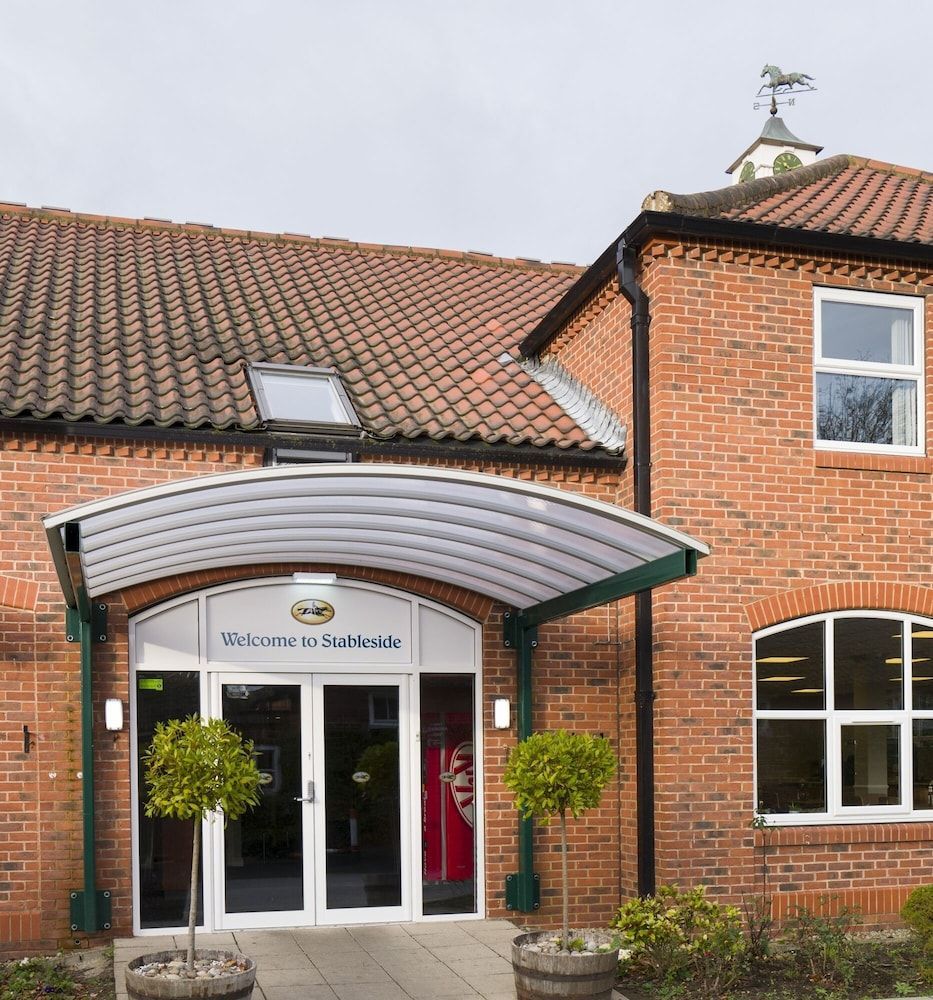 Stableside Hostel at York Racecourse 1
